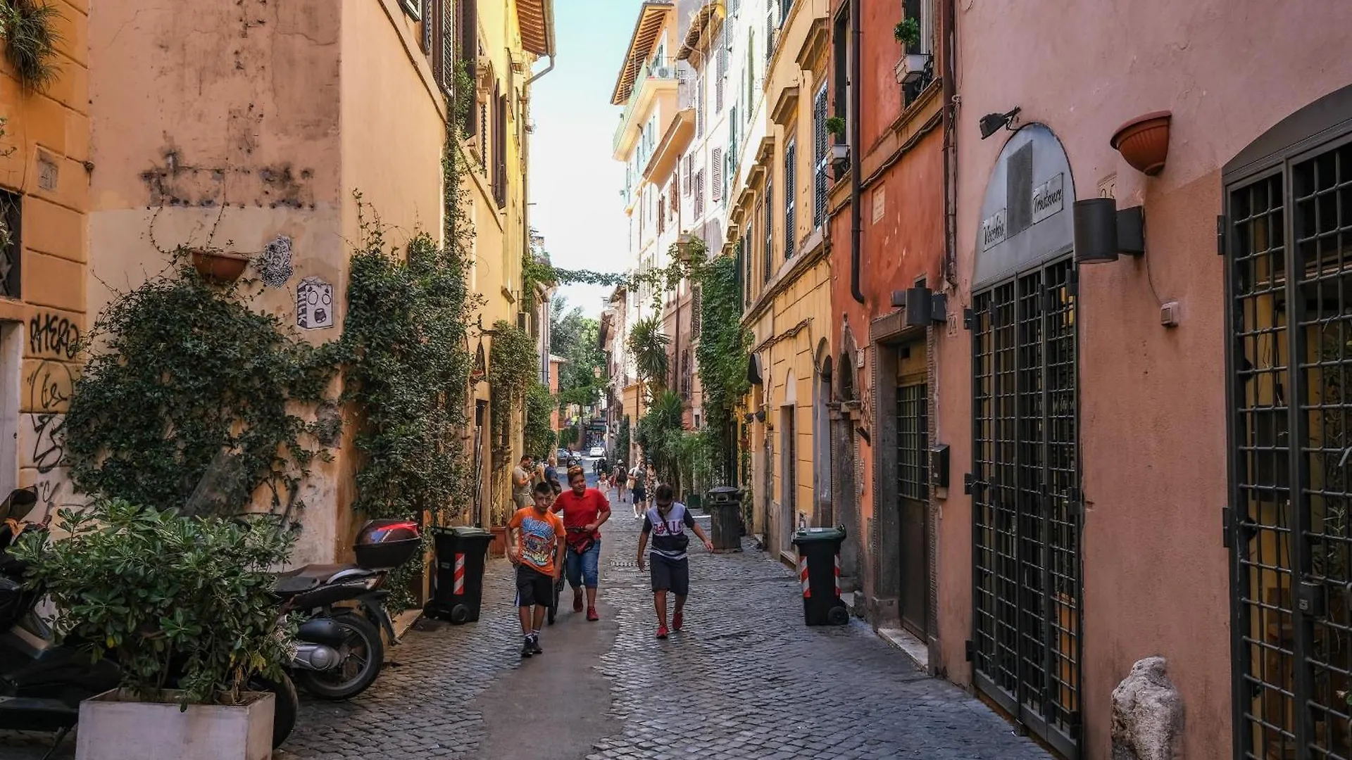 Trastevere Characteristic Roman Home 0*, Rome